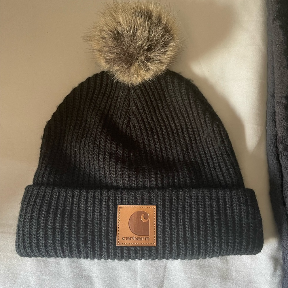 Carhartt poof beanie